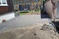 Keramikplatten werden in Splitt verlegt.jpg